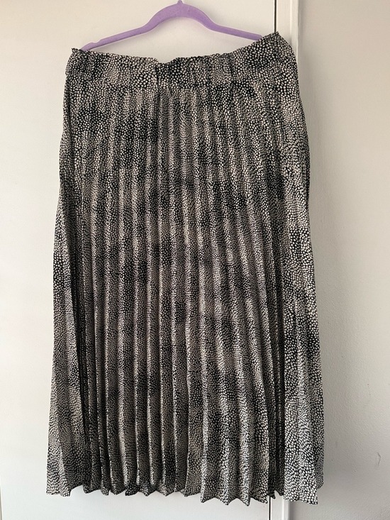 T Tahari Dresses & Skirts - T Tahari Printed Plus Midi Pleated Skirt 1X NWT $98